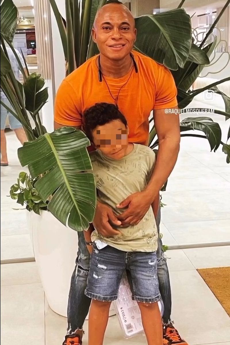 Isi con su hijo Romeo