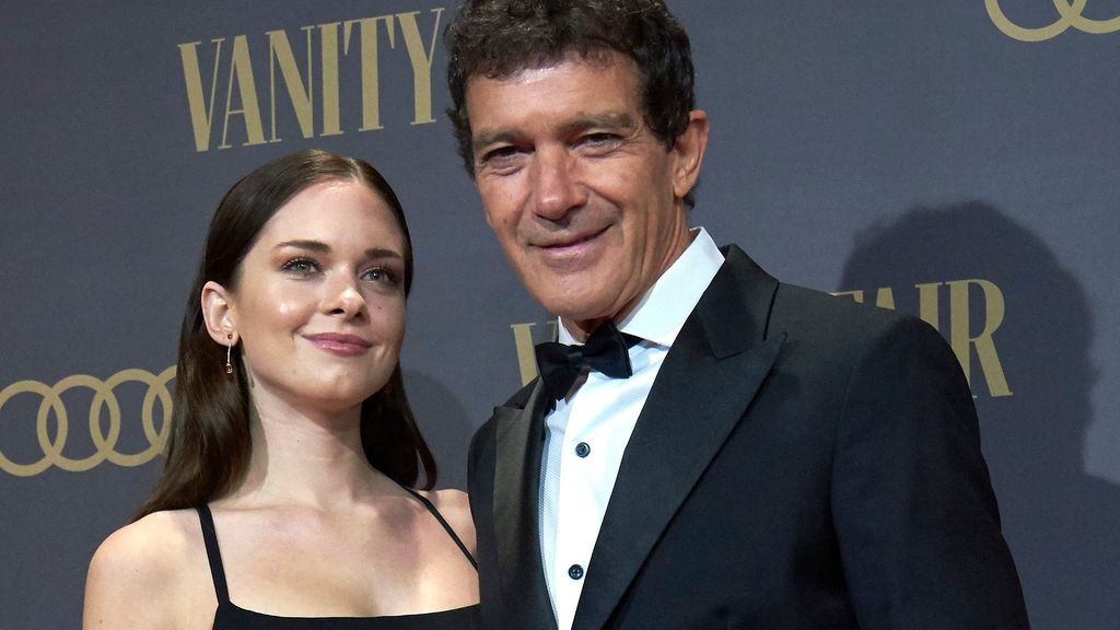 El exclusivo menú de 400 euros de la boda de Stella Banderas: langosta, costillar de lechazo y chuletón de vaca Fiesta 2025 Top Vídeos 867