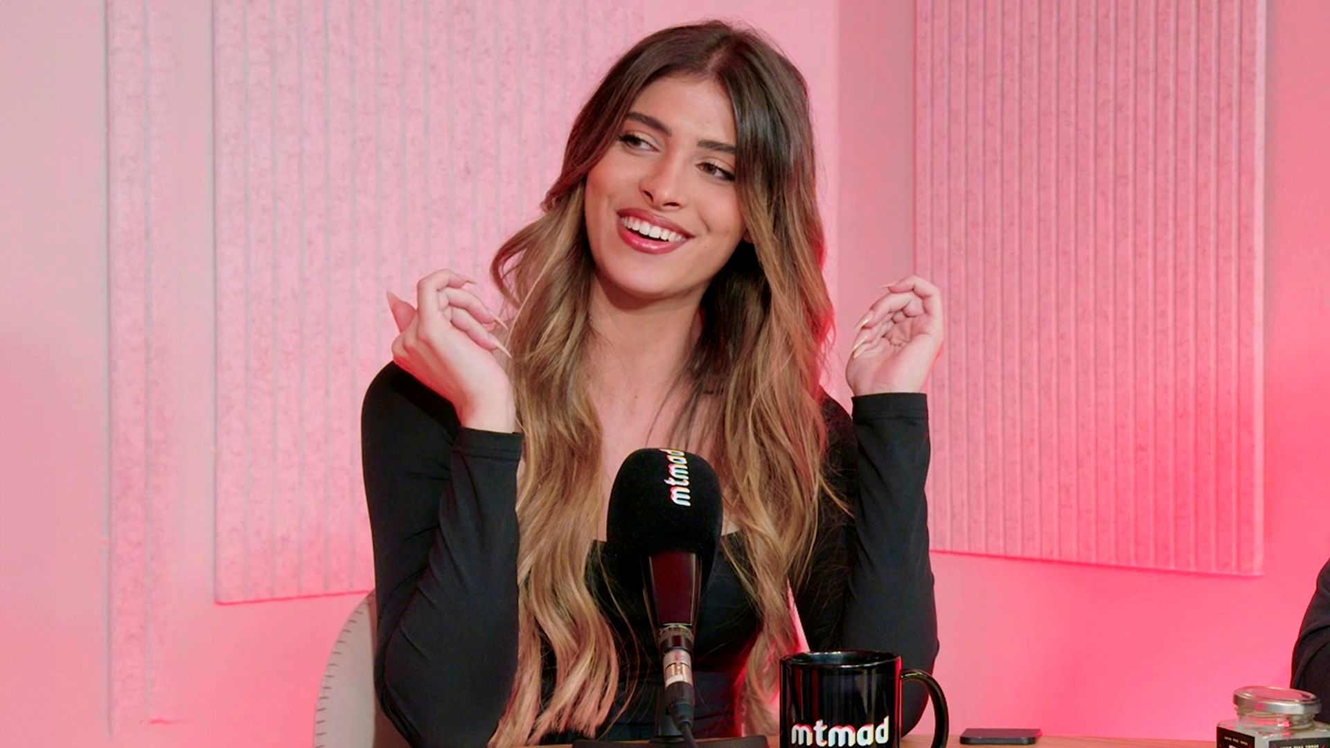 Alba Rodríguez habla del famoso actor con el que ha tenido un romance En todas las salsas Teporada 8 Top Vídeos 824