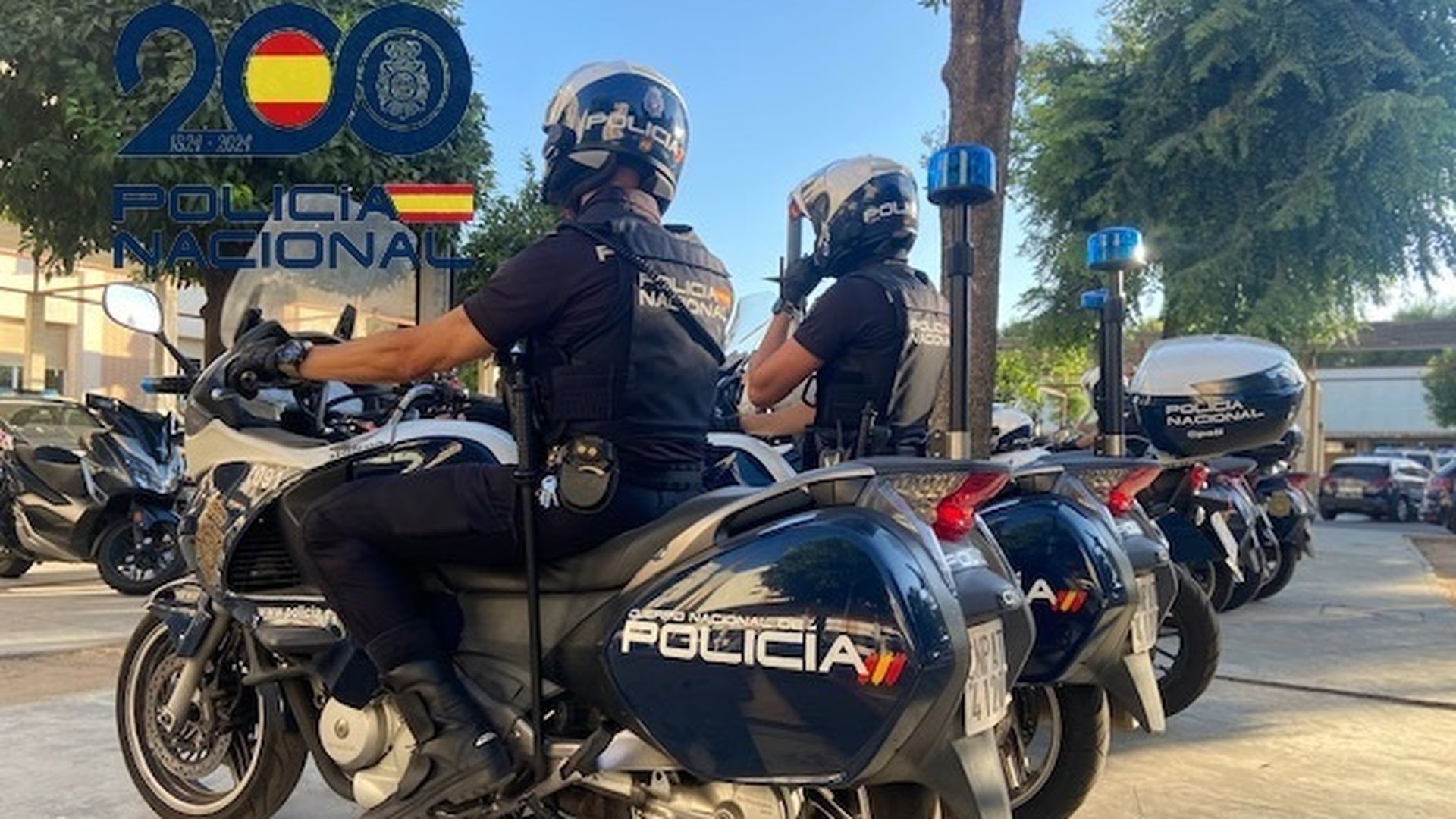 Detenido un hombre en Sevilla tras arrojar a una mujer de un vehículo en marcha en el que iban sus tres hijos menores, a los que amenazó con matar