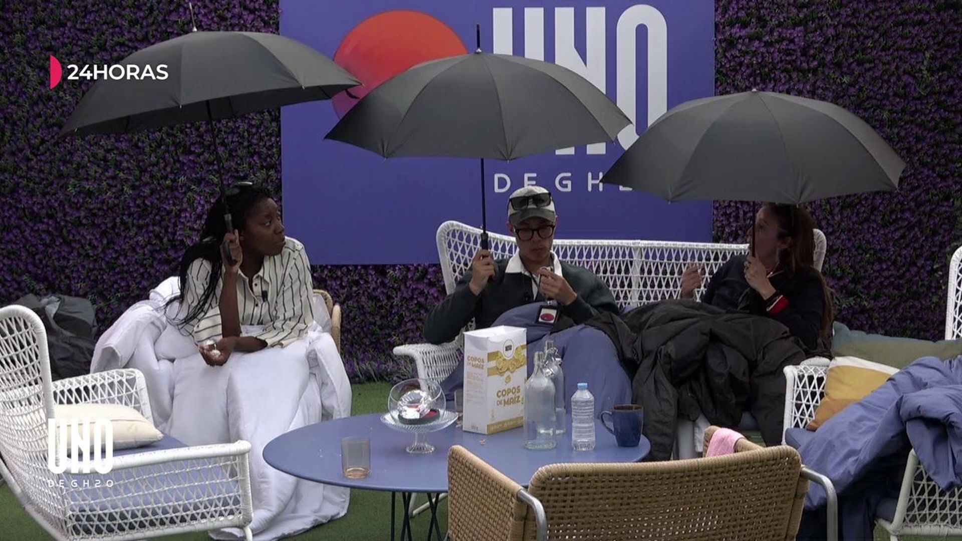 Nora no escucha los motivos de Amparo: "Si te quieres enfadar porque te dé mi opinión, enfádate”