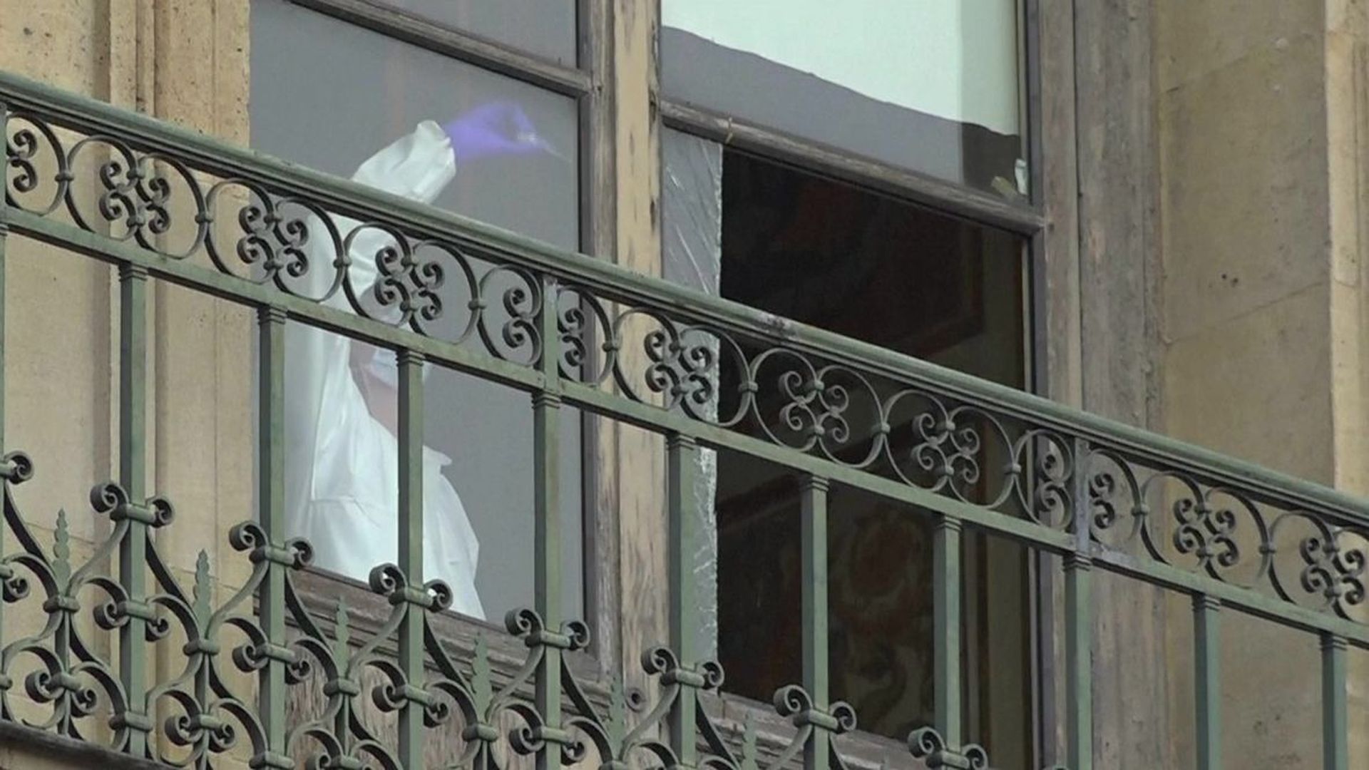 ¿Por qué no oyeron las alarmas los vigilantes del Museo del Louvre que sonaron a las 9:37 horas?