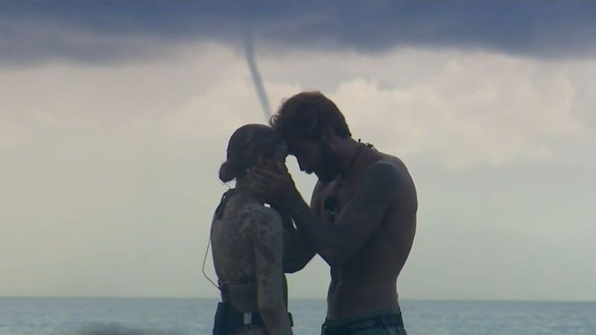 Sandra Barneda, tras el icónico final del esperado puente de la concordia de Iván González y Gloria Camila en 'Supervivientes All Stars': "¡Qué maravilla!"