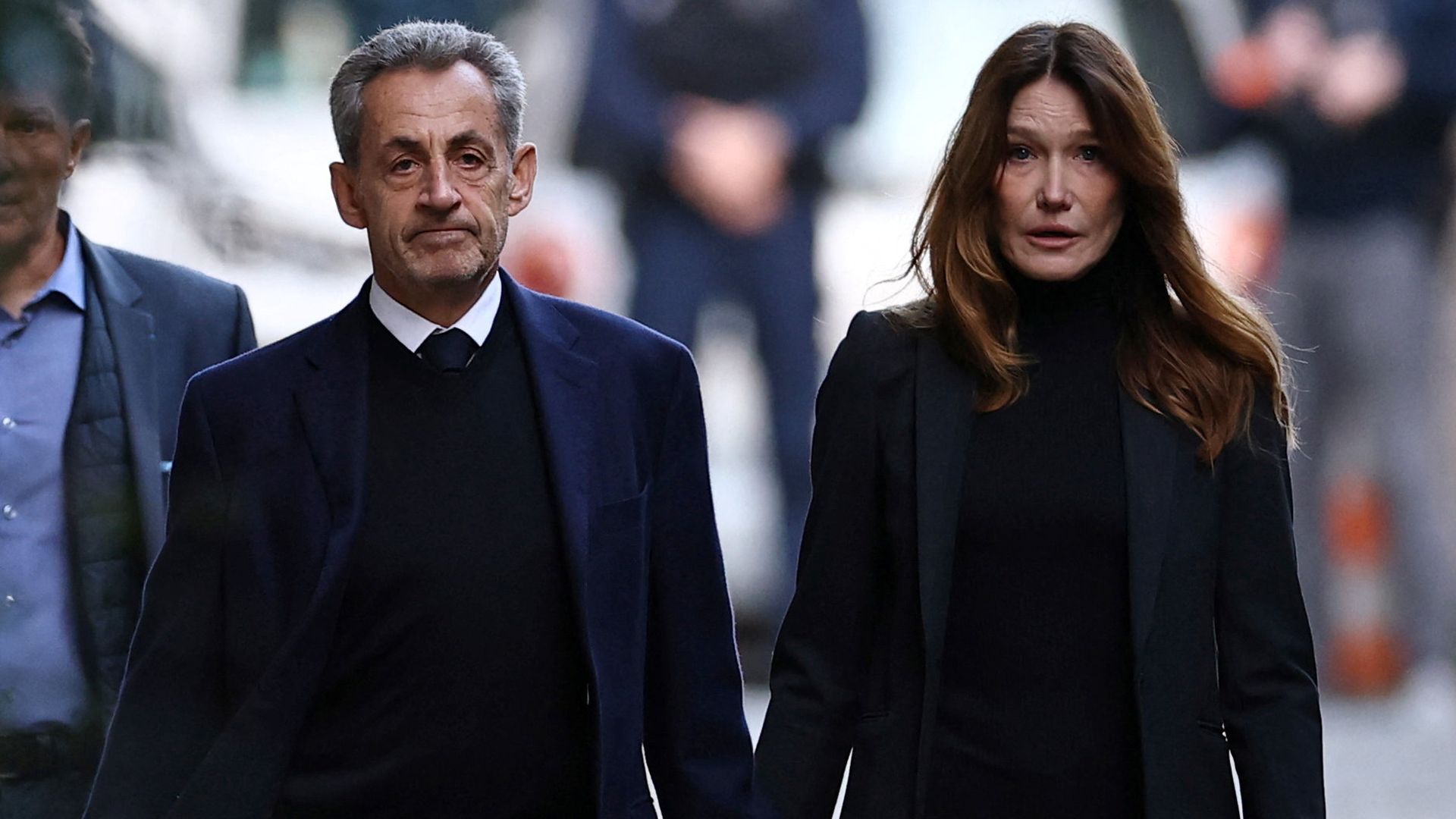 Carla Bruni y su familia se despide de Nicolás Sarkozy