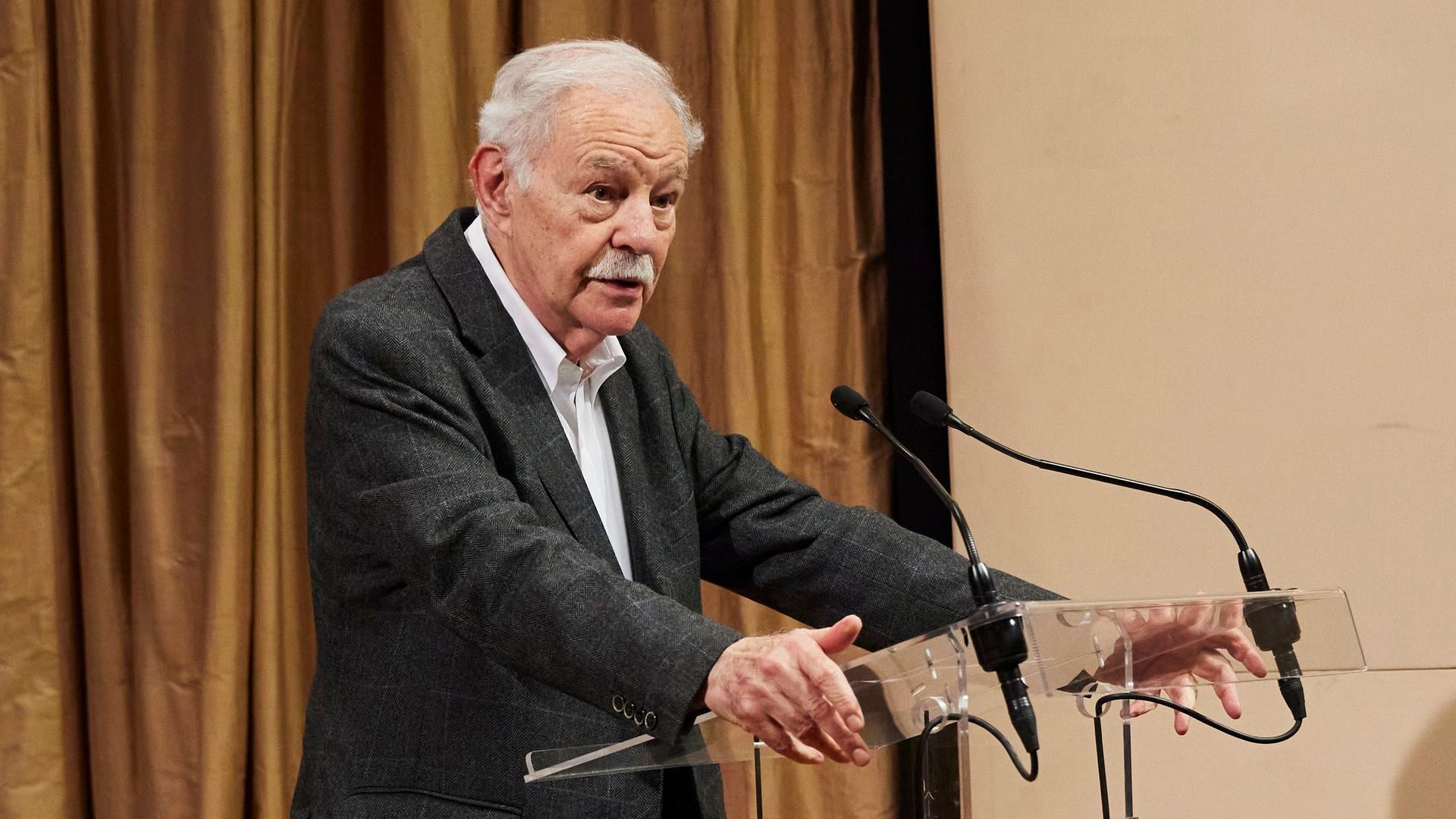 Eduardo Mendoza