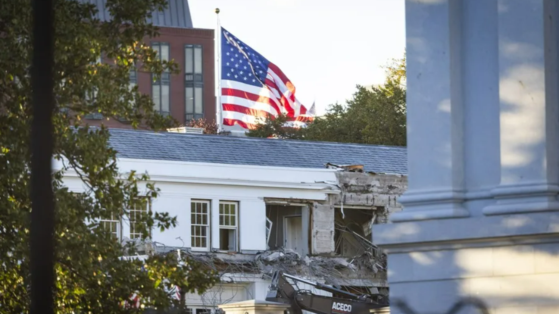 Empiezan a demoler parte de la Casa Blanca para construir el salón de baile de Donald Trump