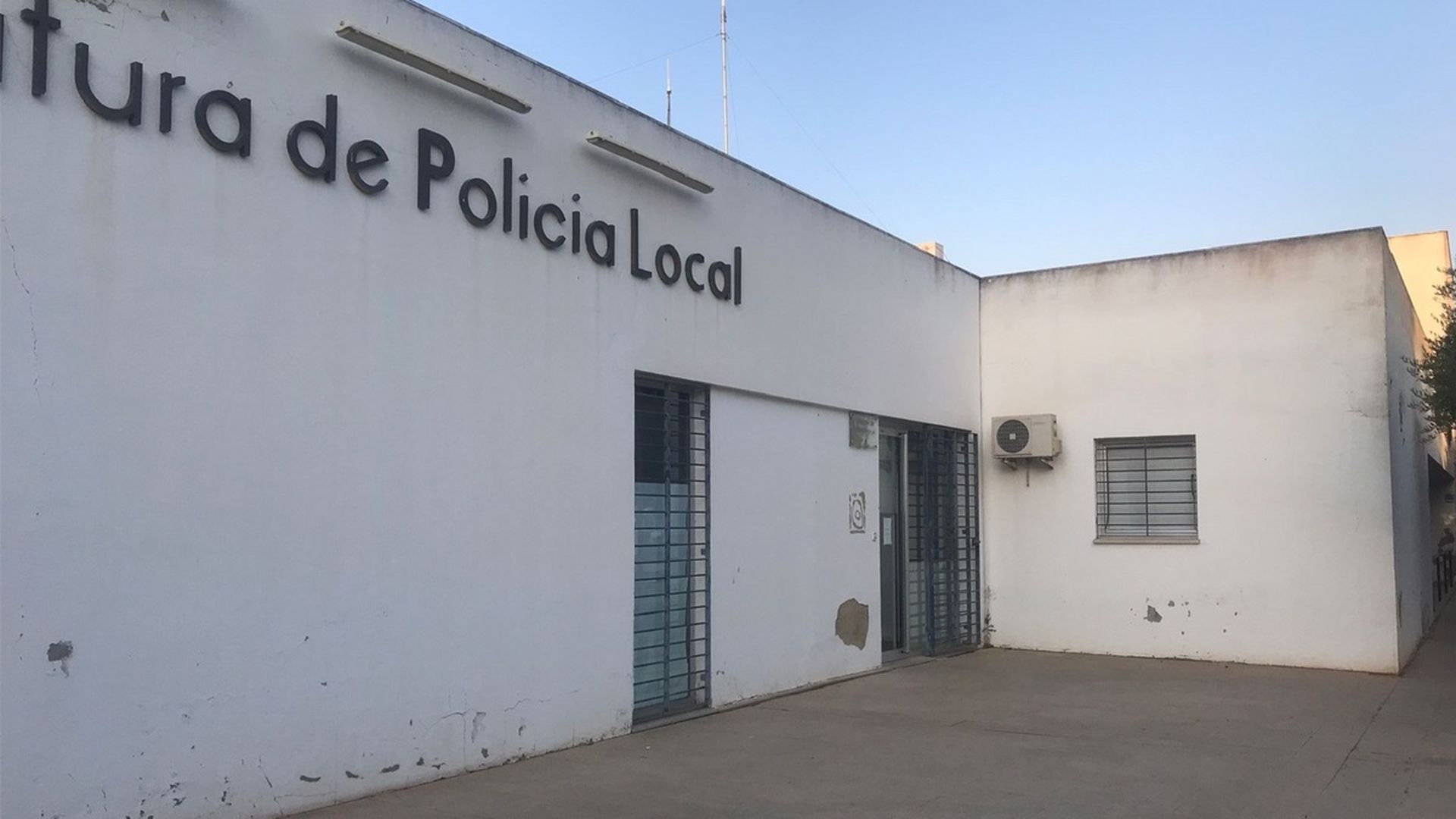 Investigan la difusión de unas imágenes íntimas de una menor por parte de su pareja en Palomares del Río, Sevilla