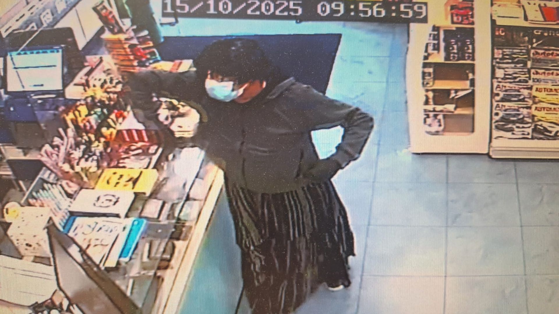 Robo frustrado de un atracador disfrazado en una papelería de Noalla en Sanxenxo