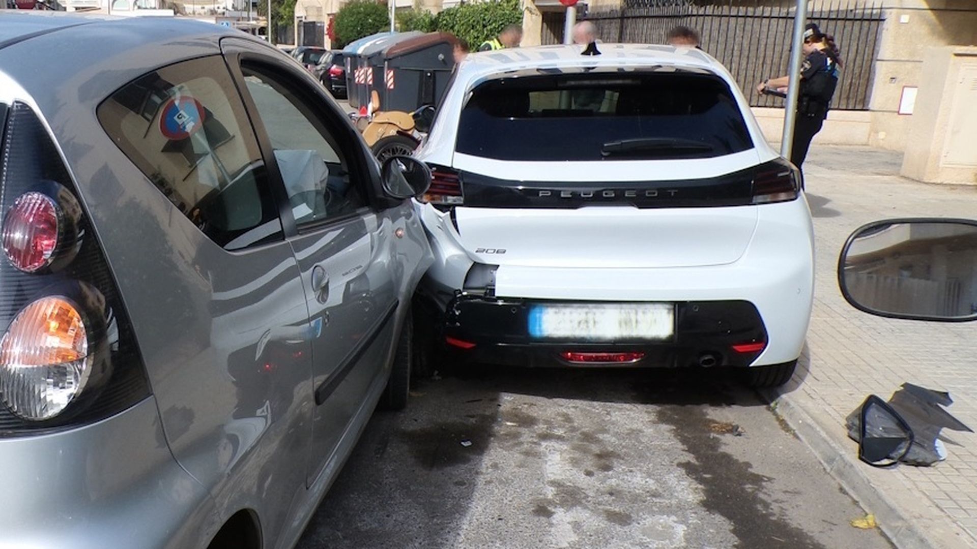 Accidente en Palma: una conductora de 72 años se asusta por una araña y acaba chocando con otros vehículos