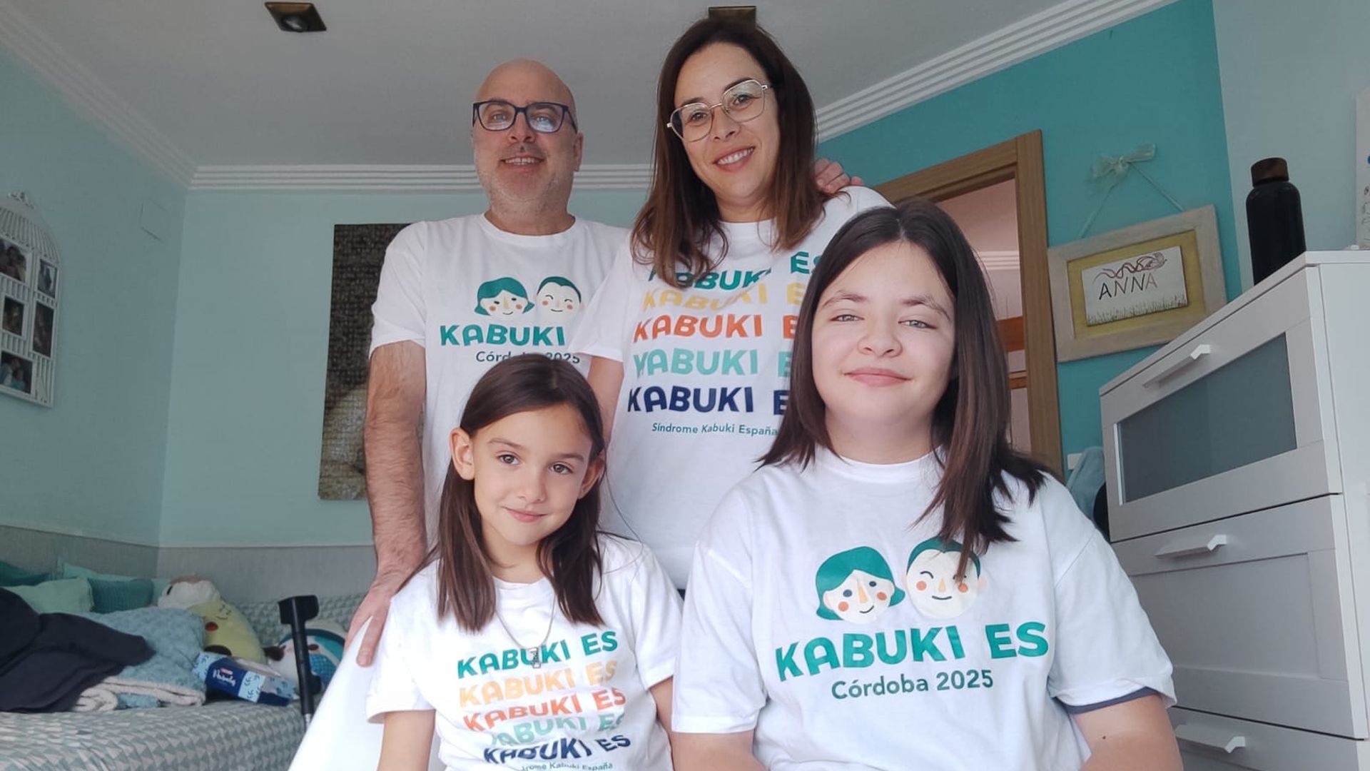 Anna junto a su familia