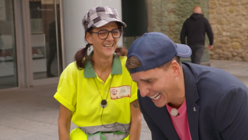 El ataque de risa de Xuso Jones al escuchar la rima de una concursante de 'Lo sabe, no lo sabe': "No me lo esperaba"