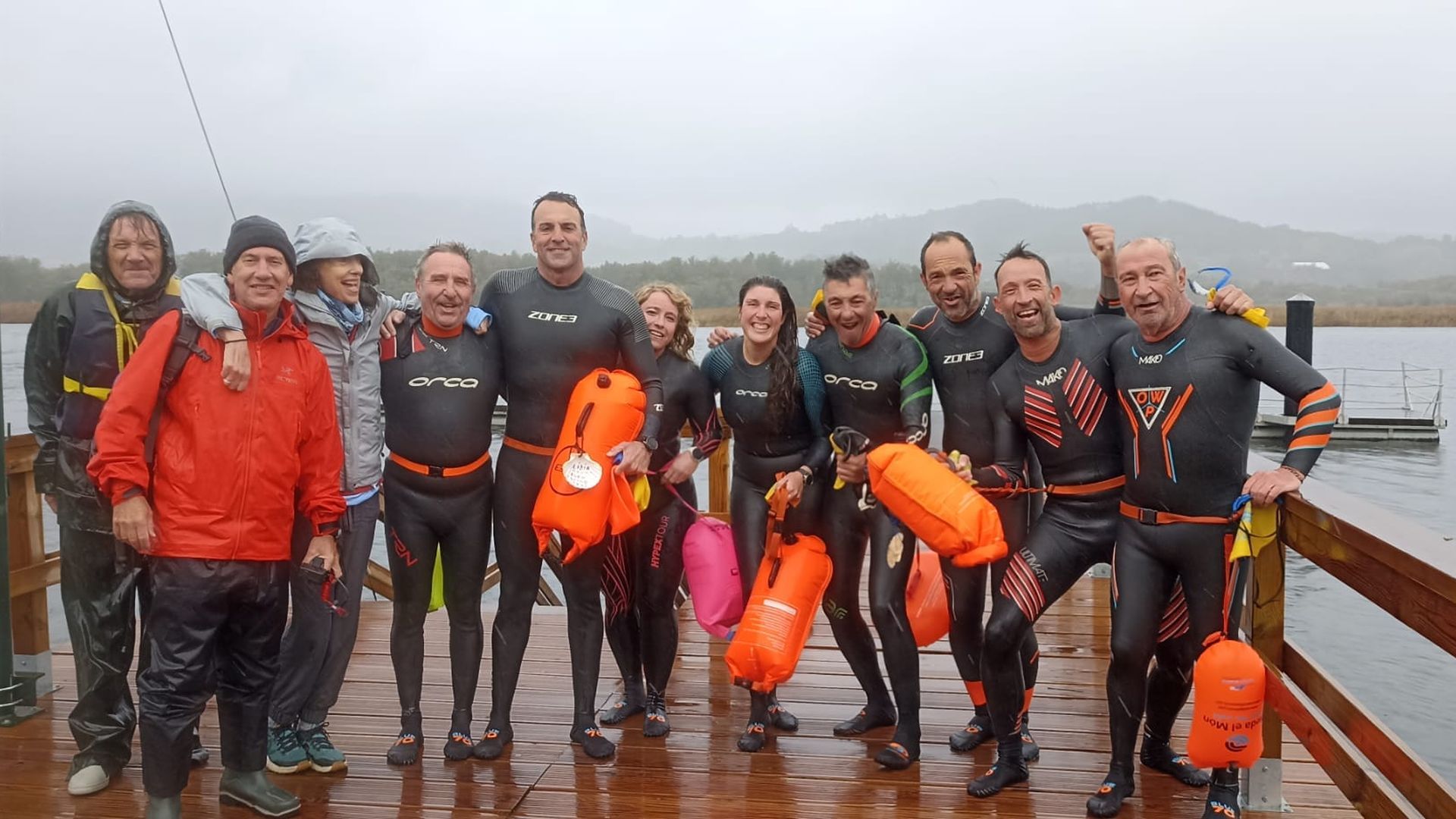 El equipo que está realizando el Camino de Santiago a nado