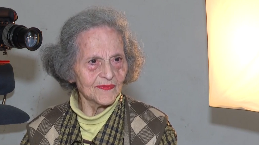 ¿Volverían a trabajar después de jubilarse? Julia, a sus 93 años, sigue al pie del cañón en su tienda