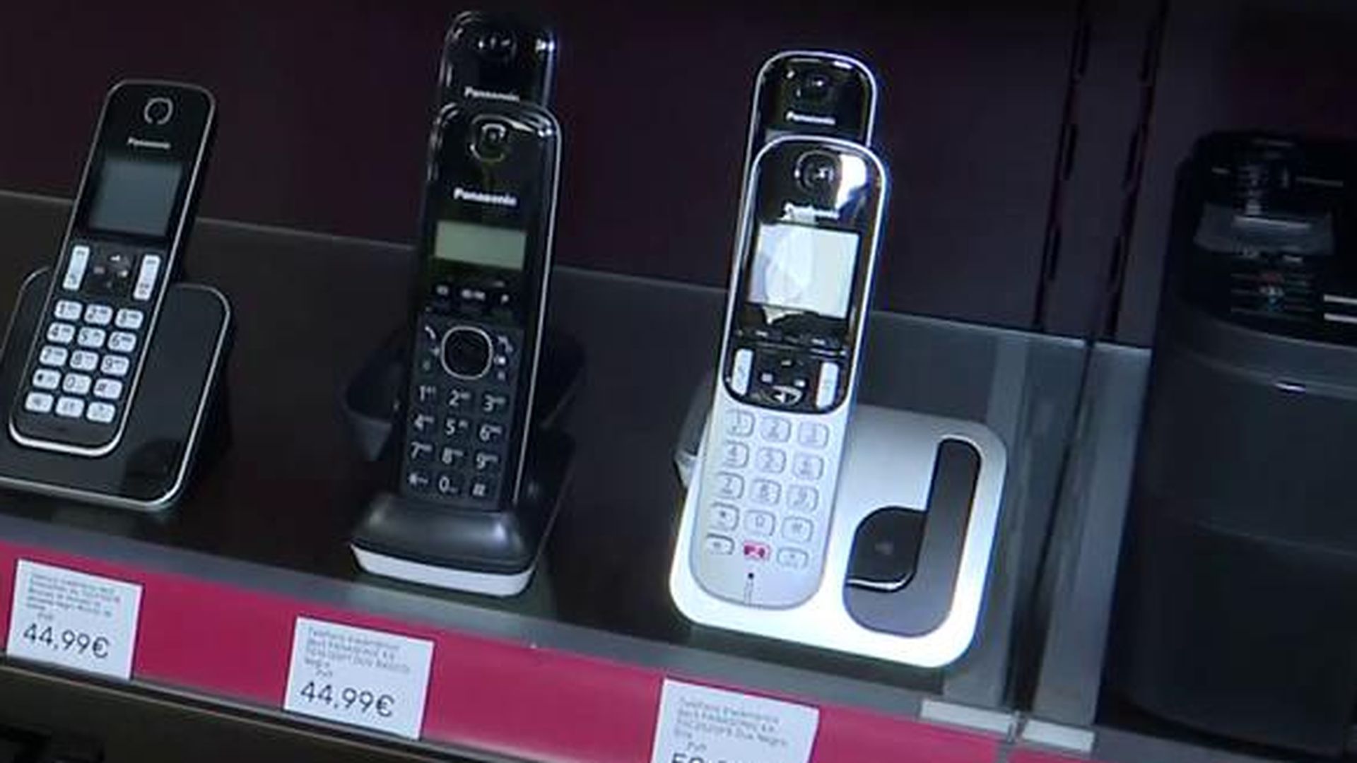 Los expertos plantean sustituir el móvil por el teléfono fijo como medida para acabar con el 'ciberbullying'