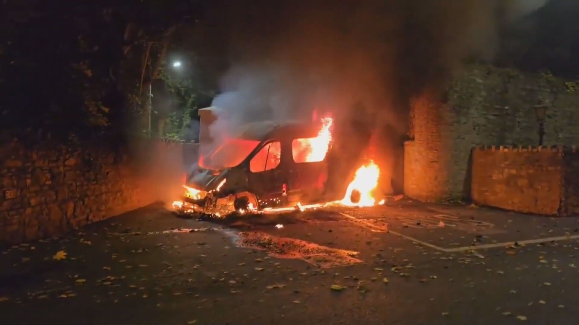 Violentas manifestaciones racistas ante un centro de inmigrantes de Dublín tras la agresión sexual de una niña de 10 años