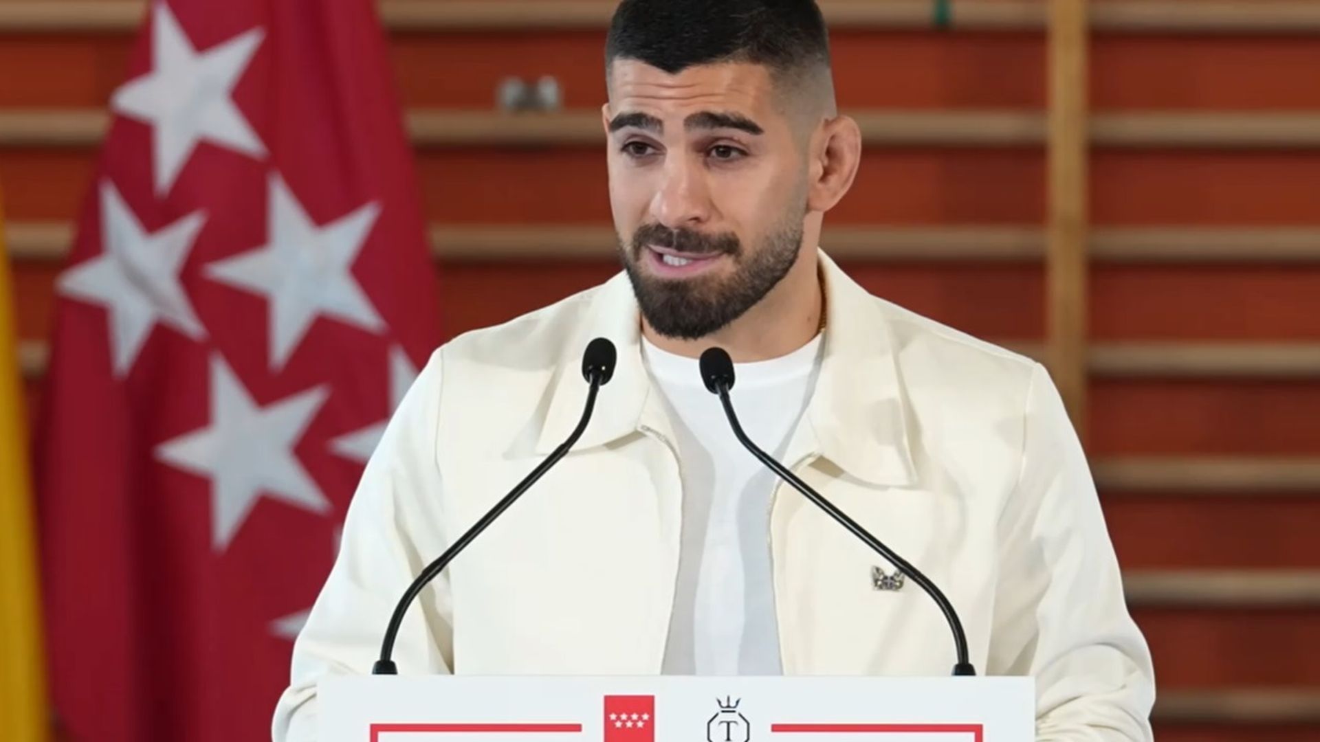 Ilia Topuria en acto contra el Bullying en el instituto IES Forges