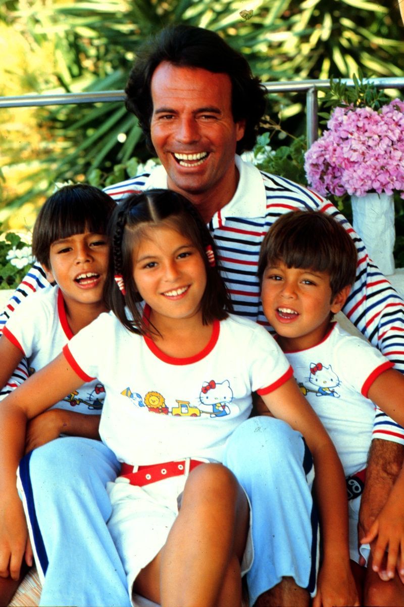 Julio Iglesias, con sus tres hijos mayores, Chábeli, Julio y Enrique