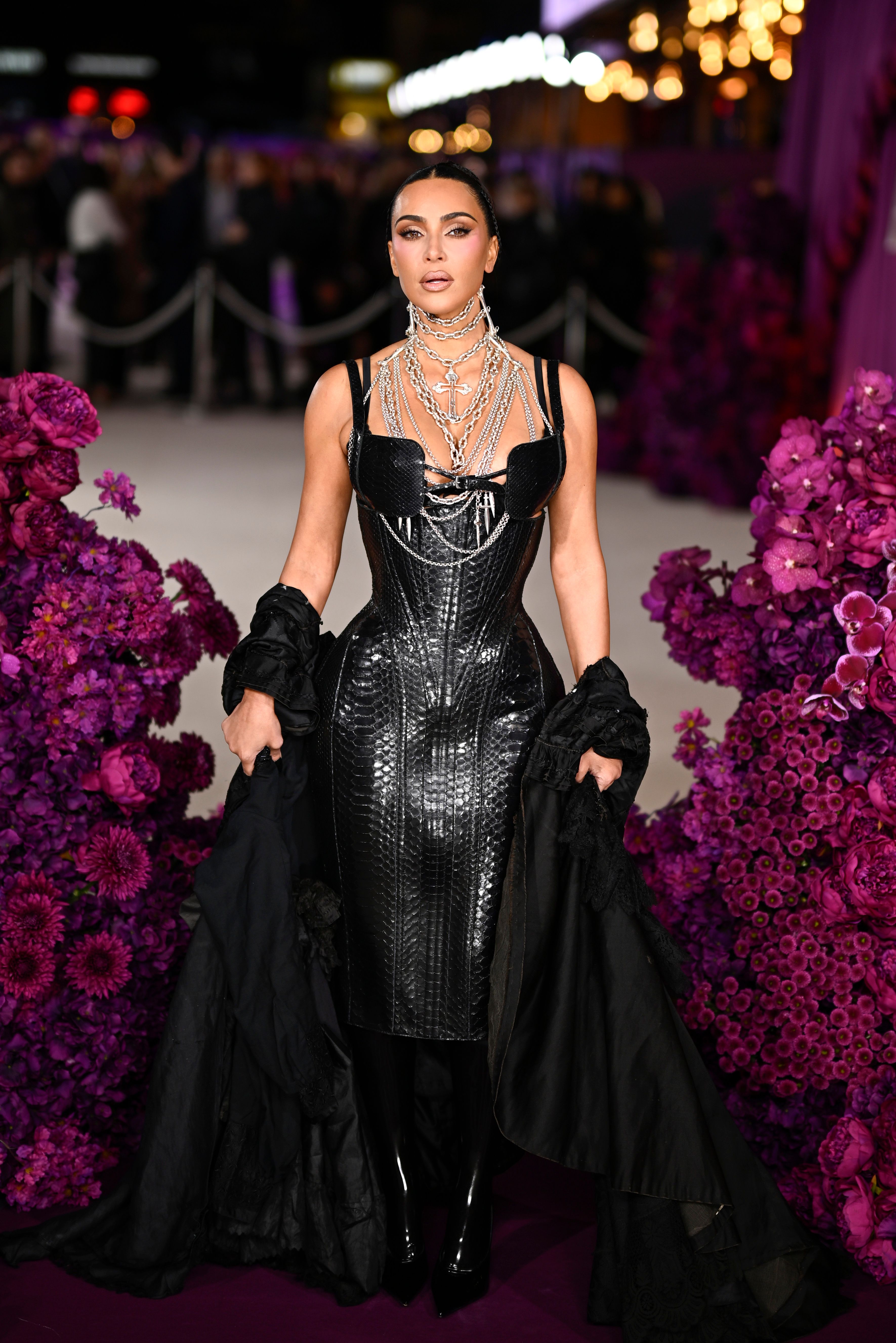 Kim Kardashian, con 'el mismo vestido' que Noemí Salazar en los Gen Z Awards