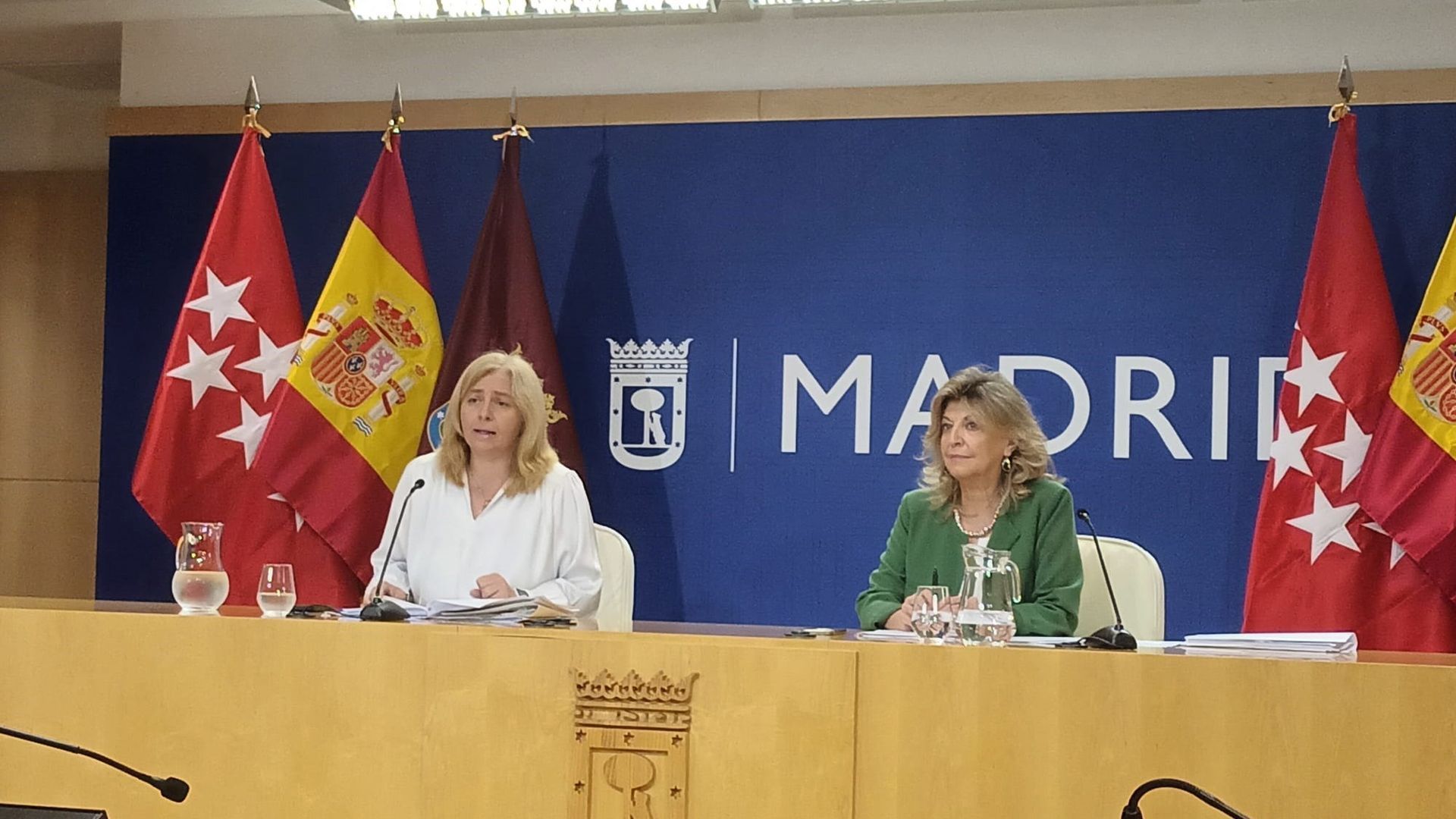 La portavoz municipal, Inma Sanz, y la delegada de Hacienda, Engracia Hidalgo