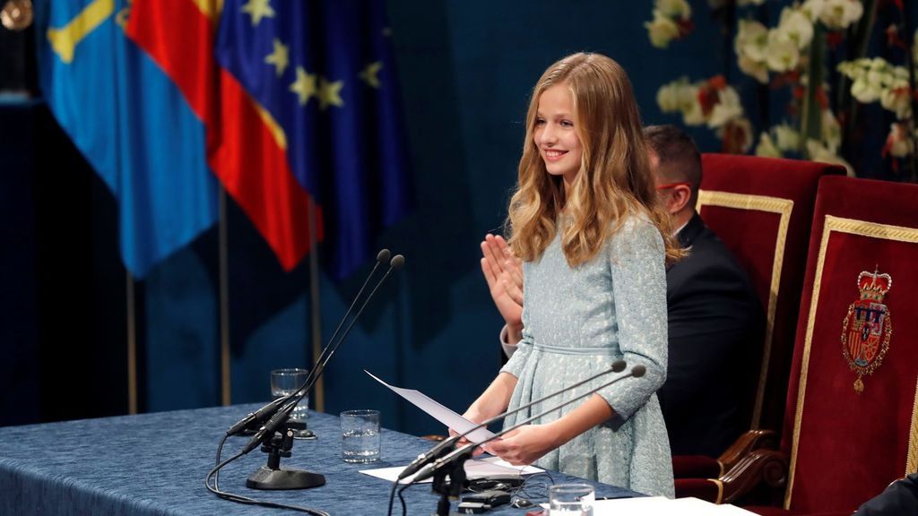 Leonor cumple con nota en su día más importante con un discurso lleno de guiños a su familia y Asturias