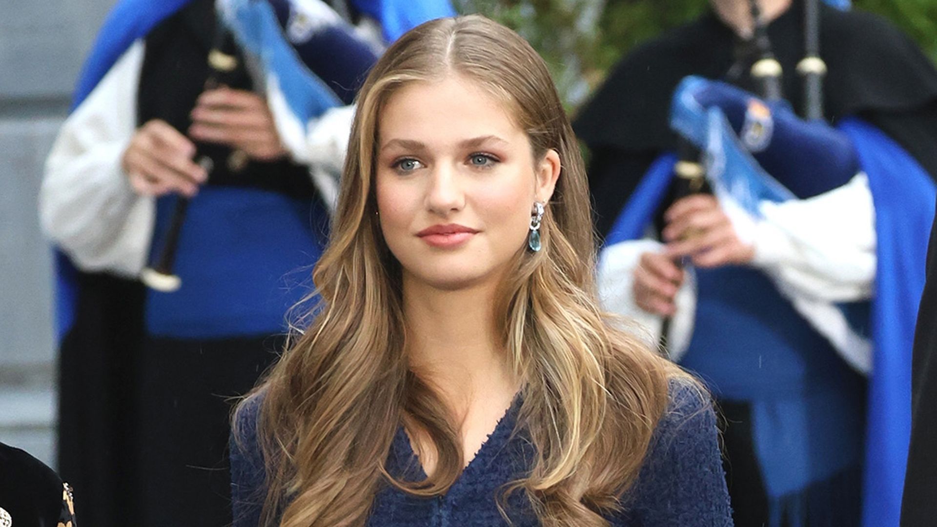 Leonor en los Premios Princesa de Asturias de 2023 con pendientes de Letizia