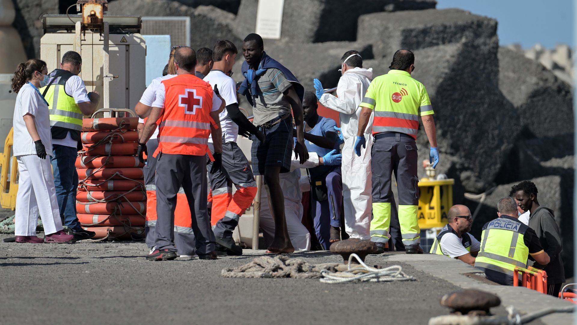 Rescate de un cayuco en La Restinga, en Canarias