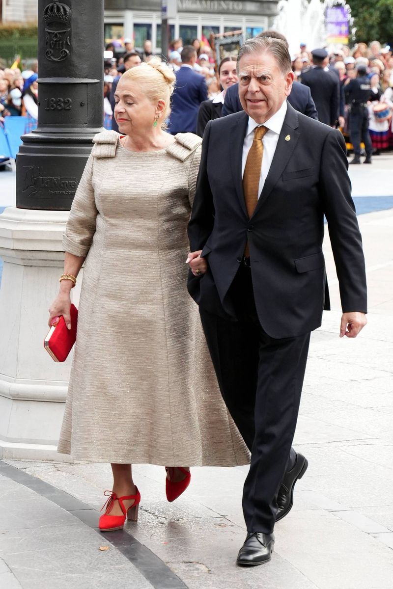 Alfredo Canteli y acompañante, en los Premios Princesa de Asturias 2025