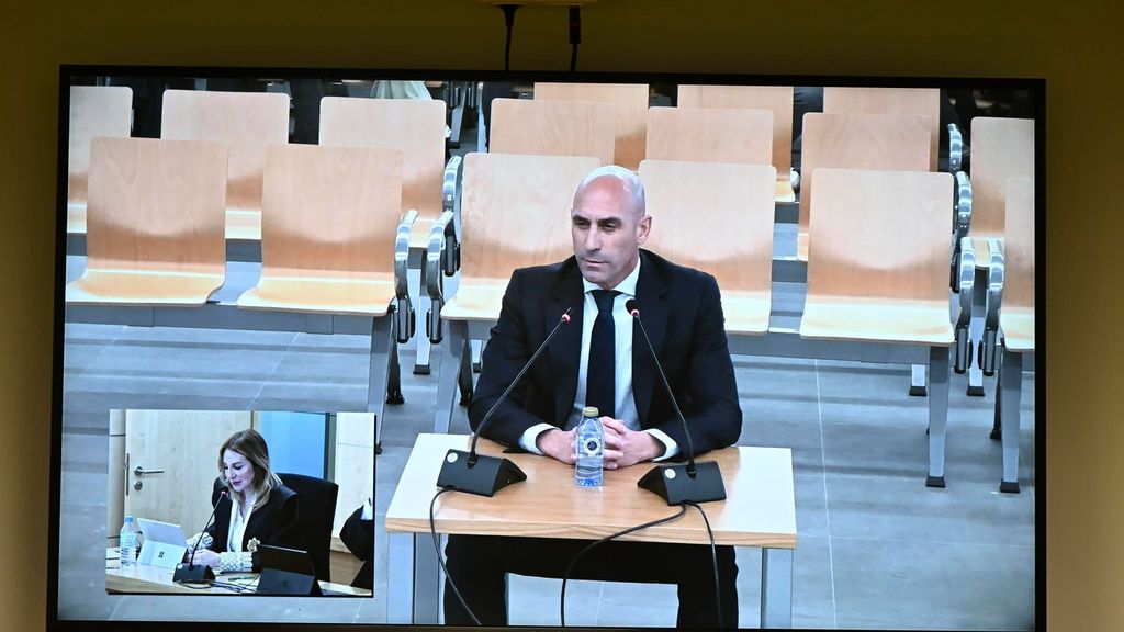 Rubiales acusa a Jenni de cambiar su versión