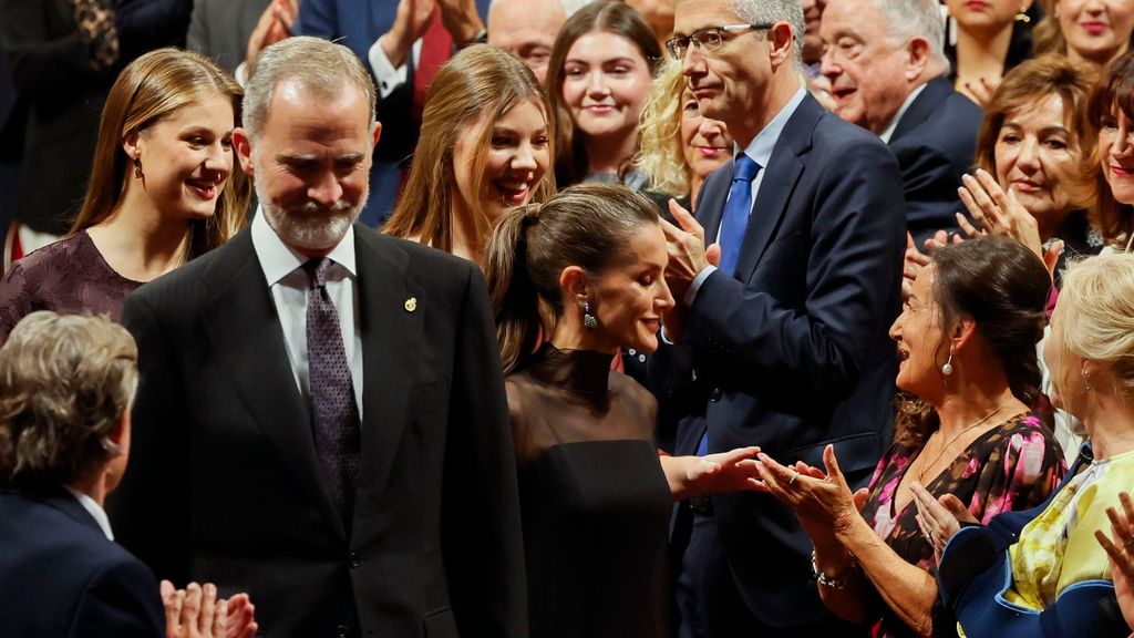 La familia real y Paloma Rocasolano