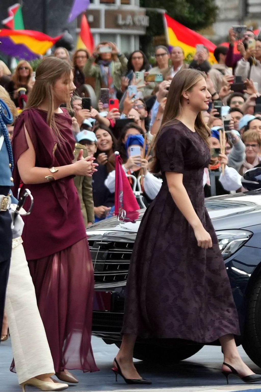 La infanta Sofía y la princesa Leonor