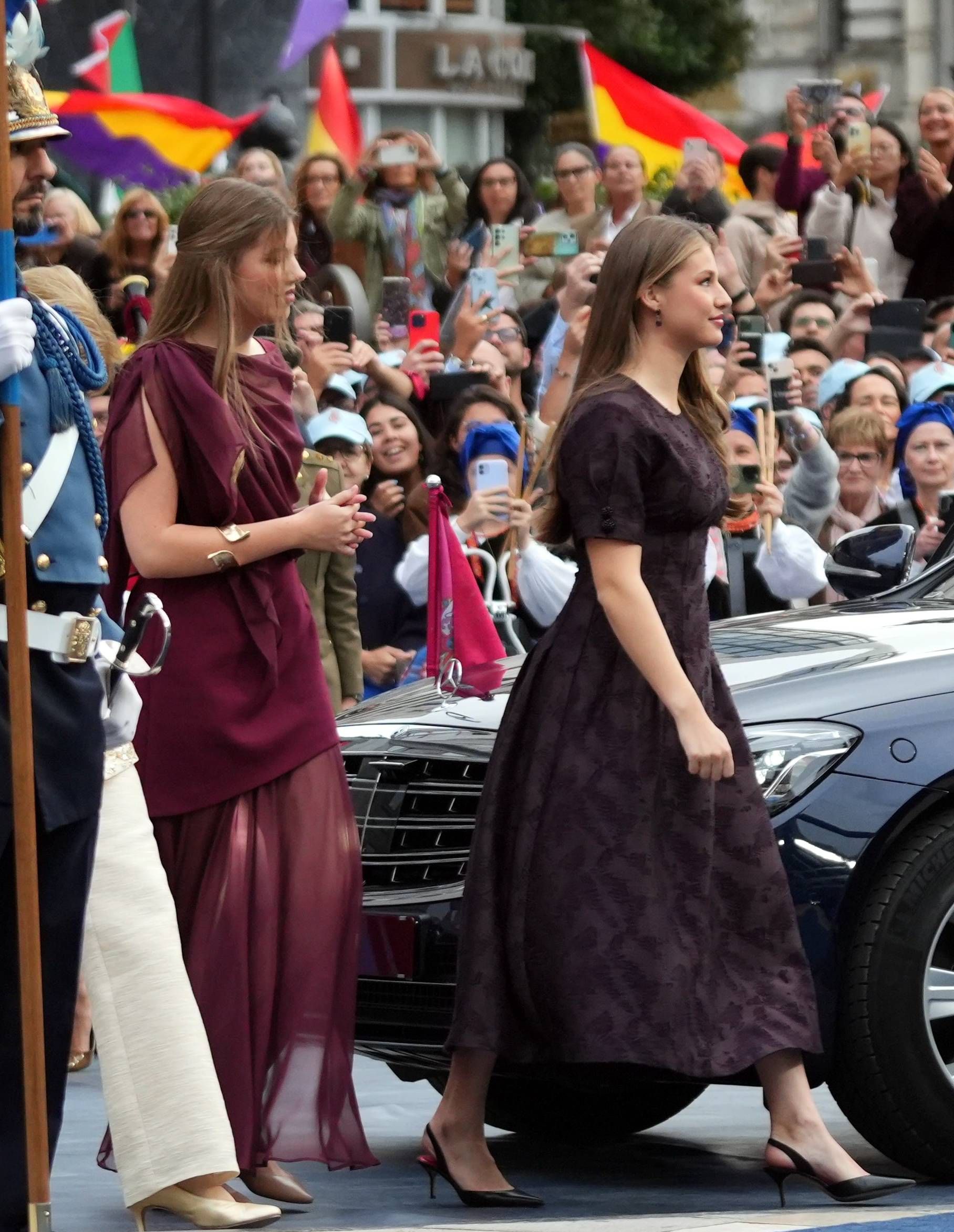 La infanta Sofía y la princesa Leonor