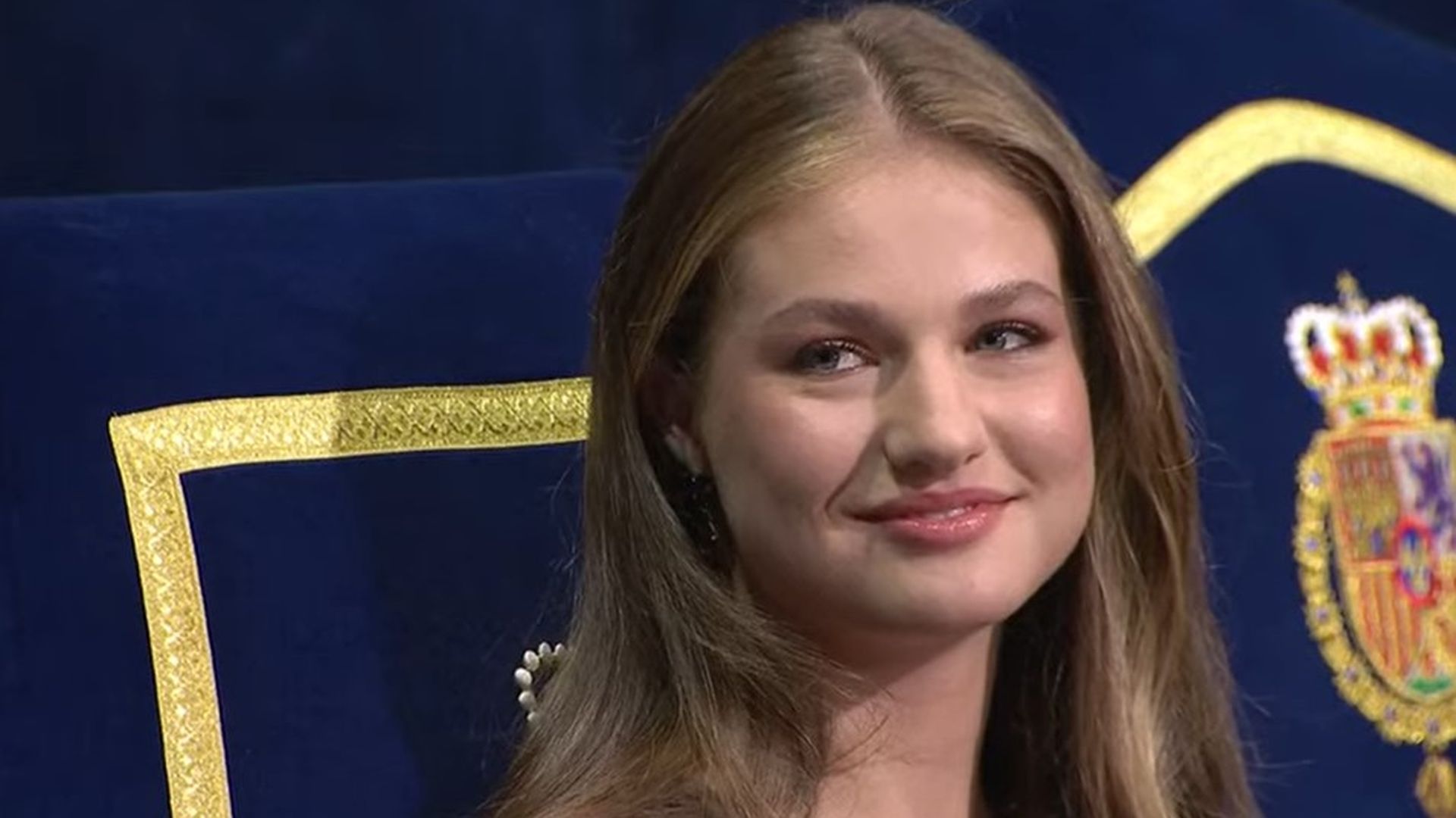 La mirada de la princesa Leonor ante las palabras de su padre