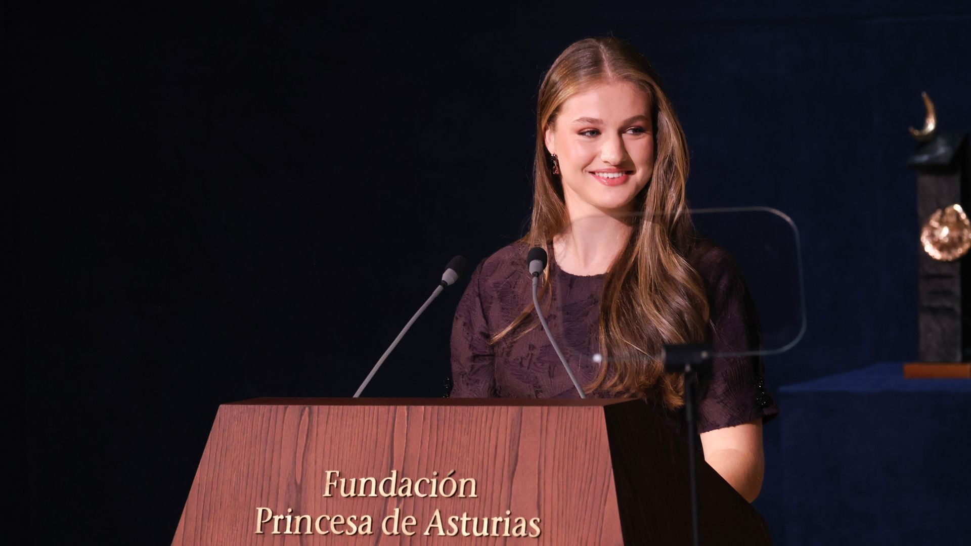 la-princesa-leonor-en-los-premios-princesa-de-asturias-16-9-aspect-ratio-default-0_da39