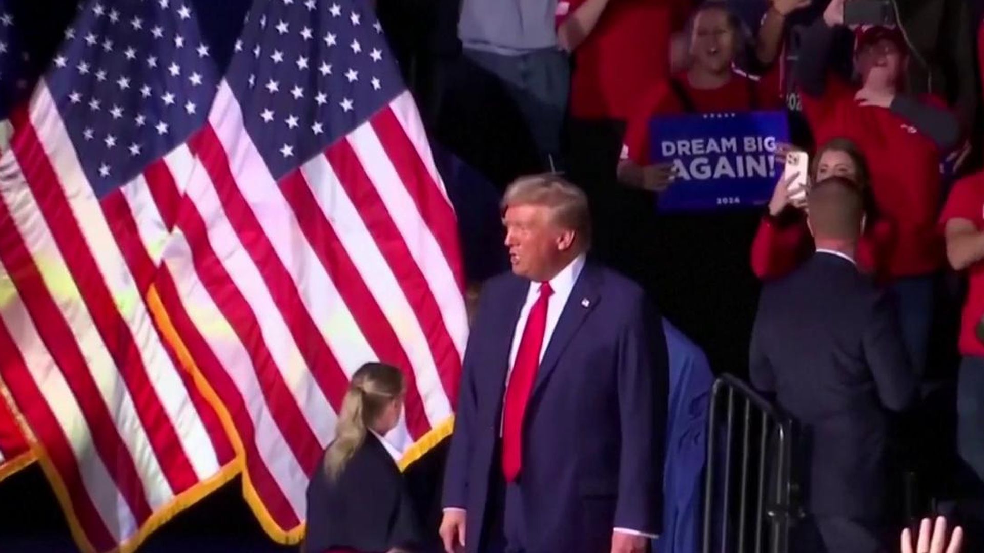 ¿Llevará el ego y las lisonjas a Donald Trump a intentar un tercer mandato?