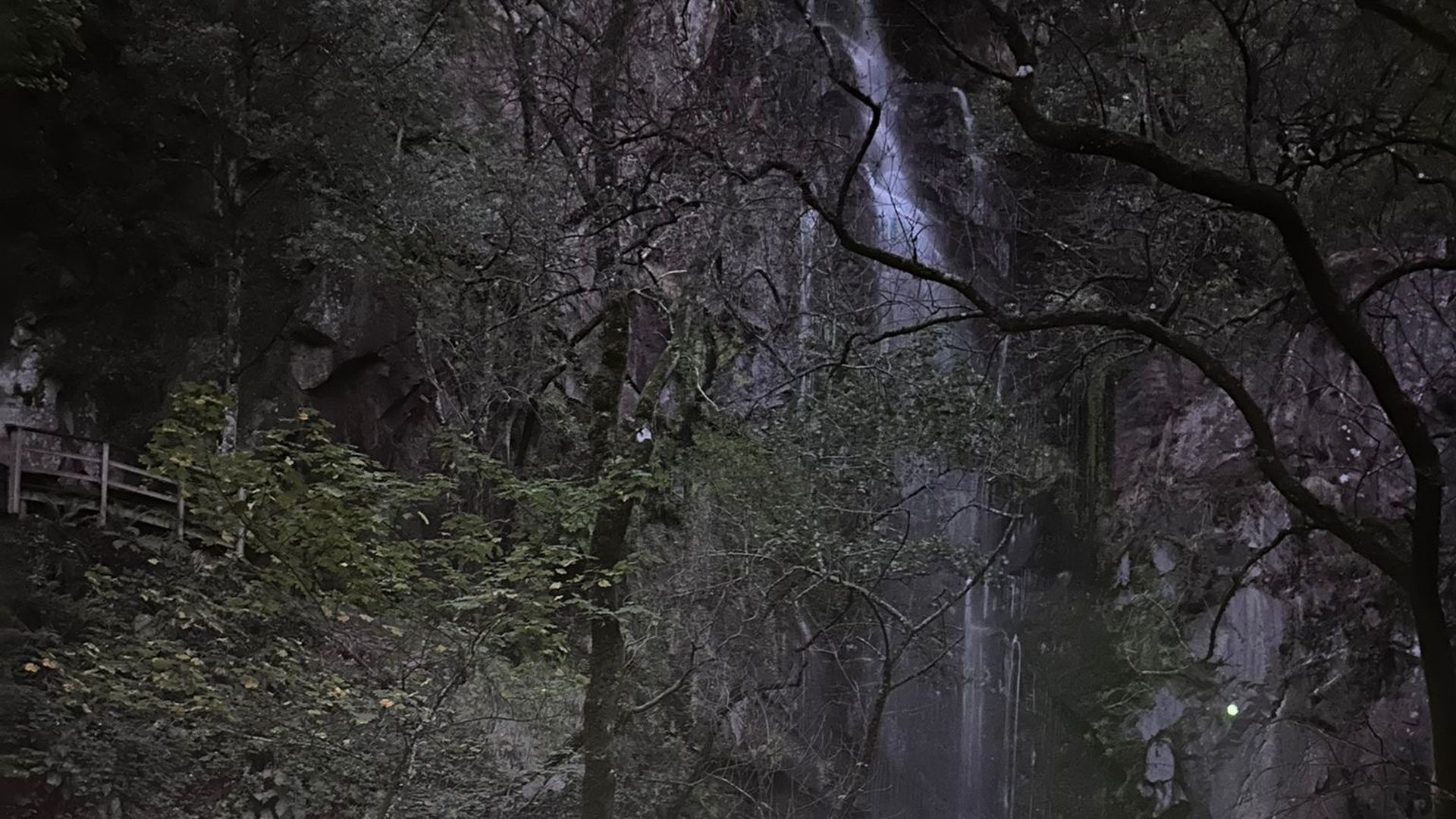 Rescate en la cascada de Aguacaída