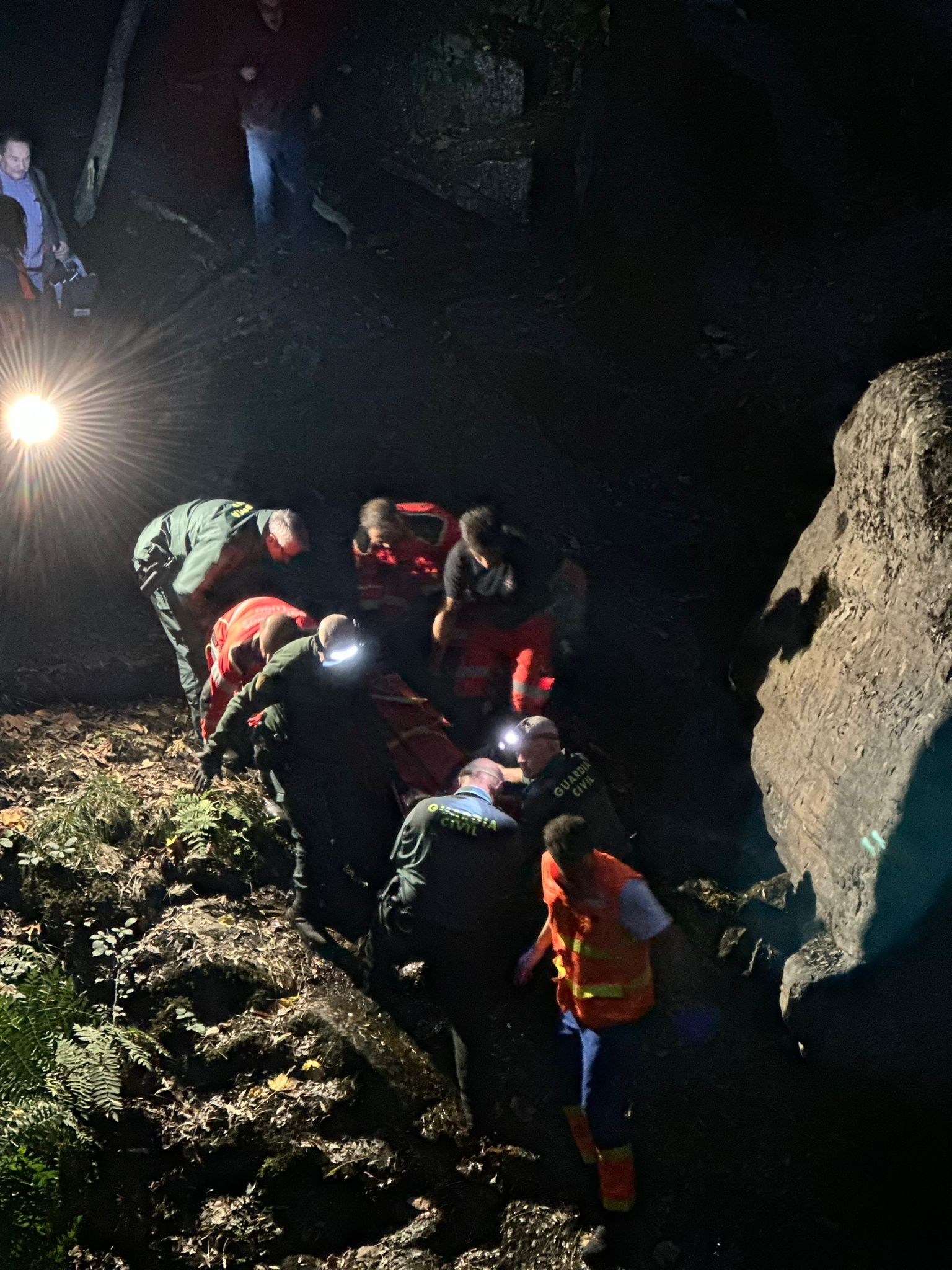 Rescate en la cascada de Aguacaída