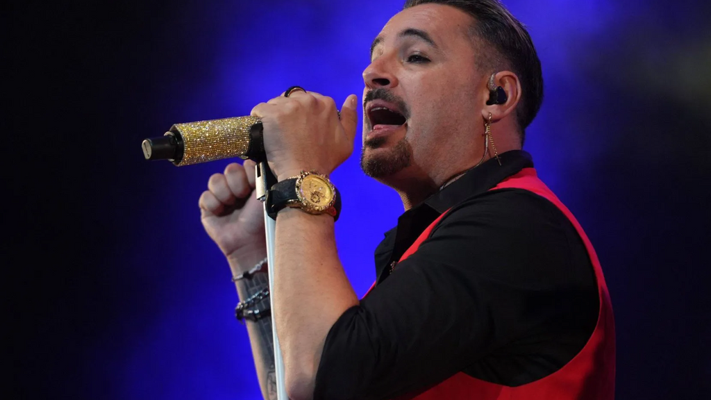 El llamativo título de la primera canción de Andy en solitario: "Podría ser un Shakirazo" Fiesta 2025 Top Vídeos 873