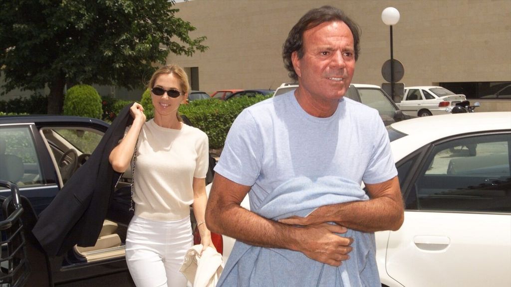 Julio Iglesias y Miranda Rynsburger, demandados: la razón por la que podrían ser juzgados por un jurado popular Fiesta 2025 Top Vídeos 875