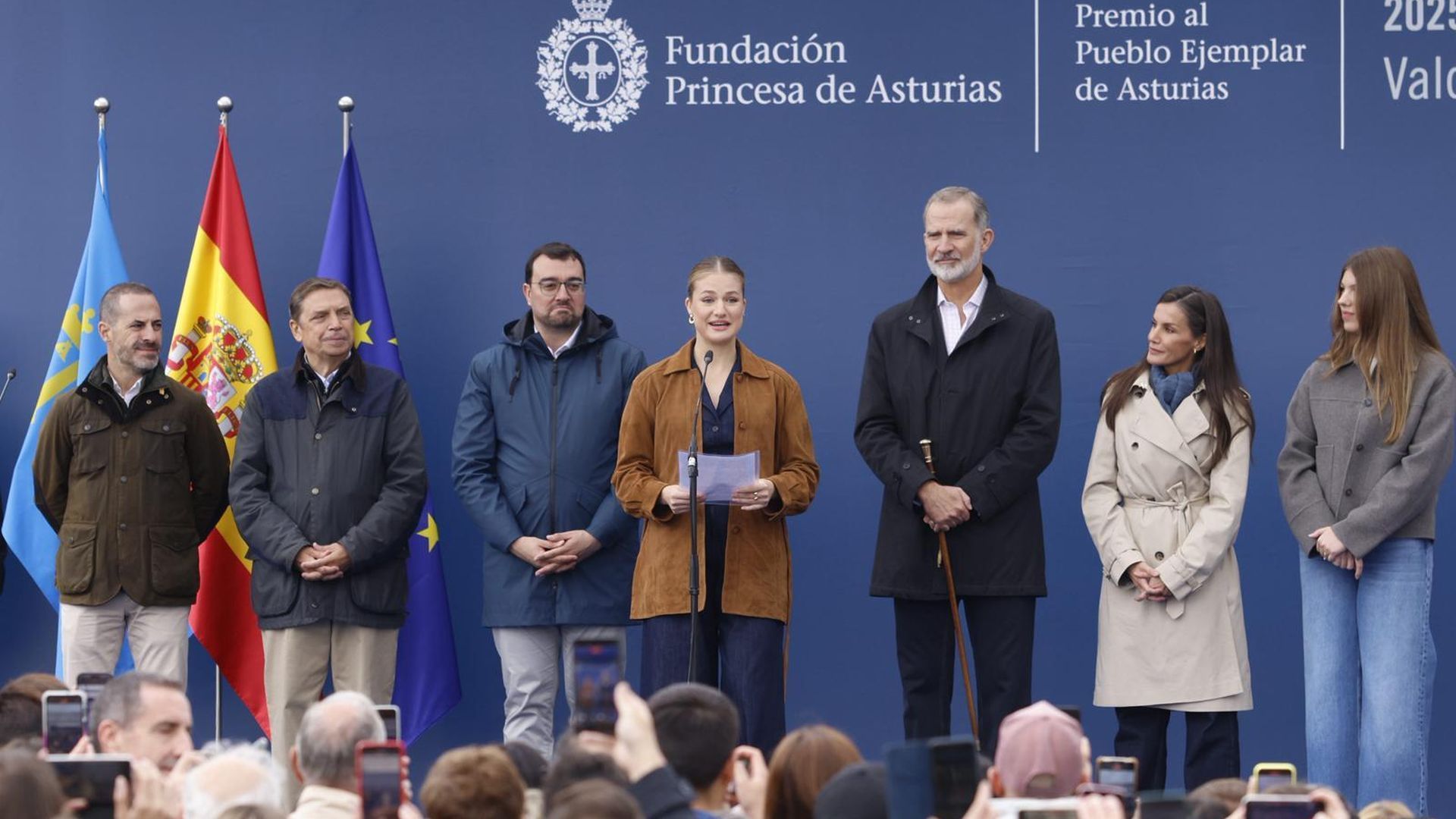 Los reyes, la princesa Leonor y la infanta Sofía visitan Valdesoto para la entrega del Premio al Pueblo Ejemplar