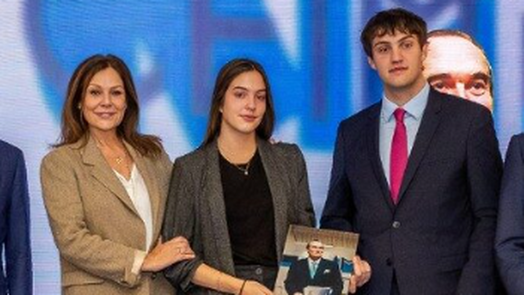 Nuria González y sus hijos