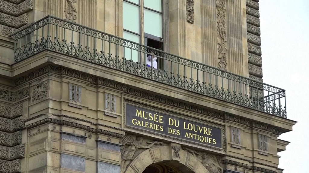 La Policía detienen a dos sospechosos del robo en el Louvre