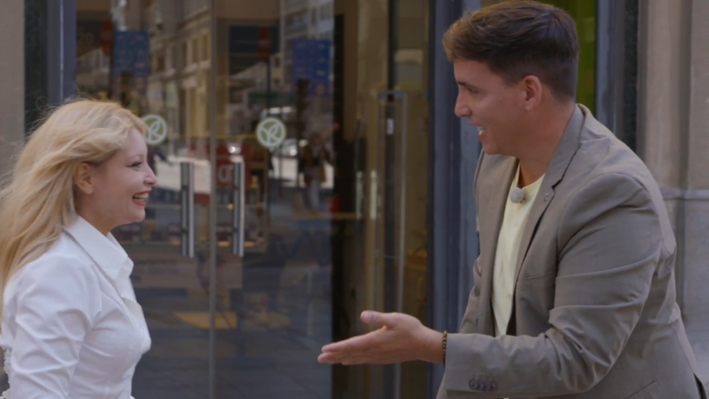 Una mujer aborda inesperadamente a Xuso Jones y se convierte en concursante de 'Lo sabe, no lo sabe': "Yo a ti te conozco"