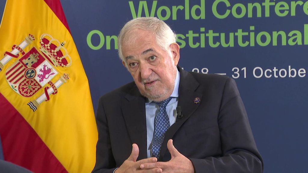 Cándido Conde-Pumpido, presidente del Tribunal Constitucional: “Somos completamente ajenos a cualquier condicionamiento de carácter político”