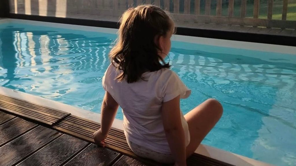 Lara, la niña de 7 años afectada por un tumor cerebral infantil