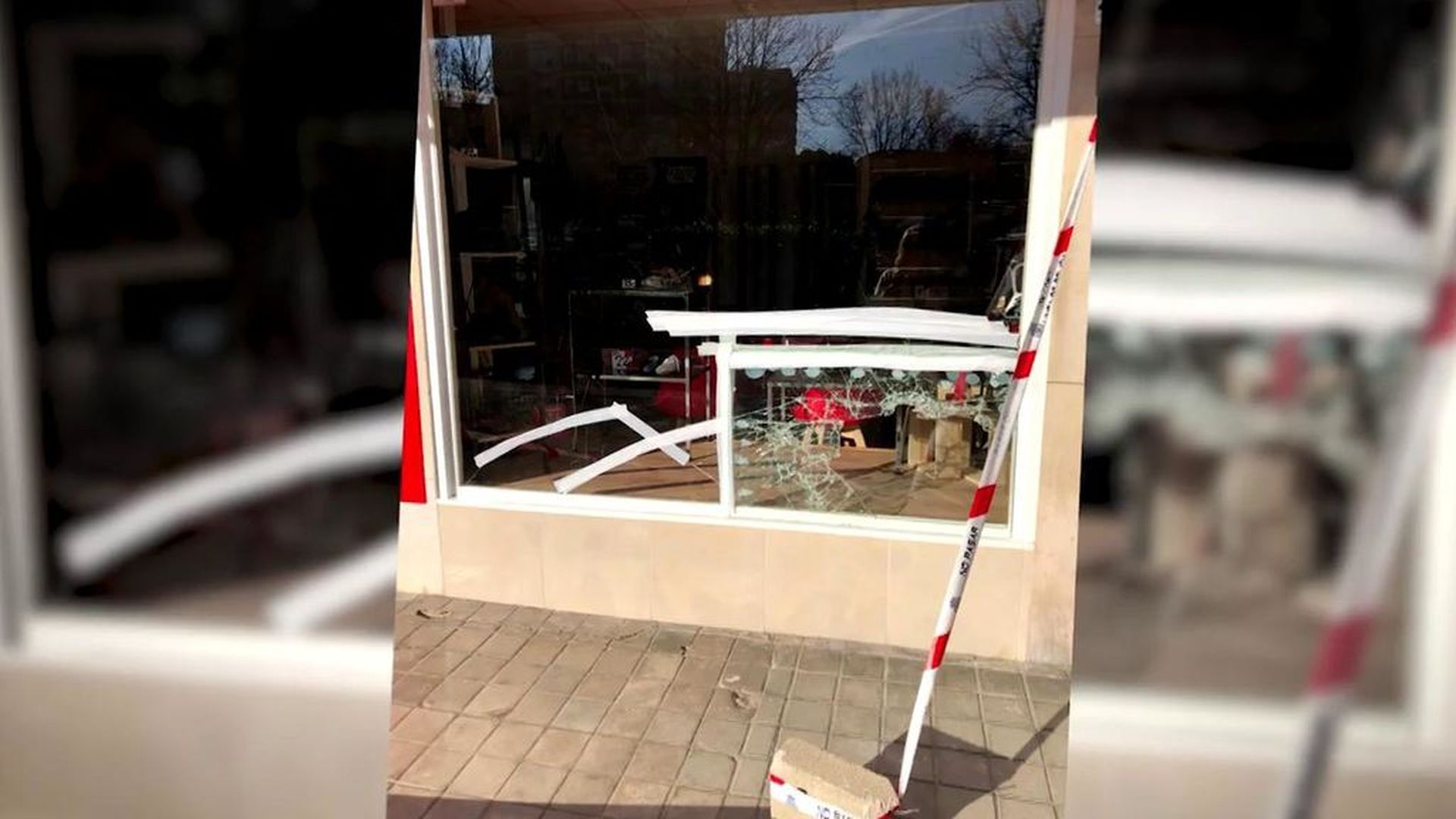 Oleada de robos a ladrillazos contra los comercios del distrito madrileño de Hortaleza Oleada de robos a ladrillazos contra los comercios del distrito madrileño de Hortaleza