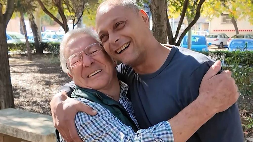 Patricio se reencuentra con Baquir 363 días después de que le salvara la vida en la DANA: "Fue muy valiente y arriesgado"