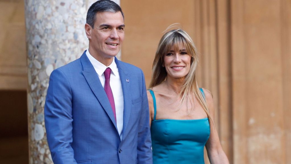 Un juez abre diligencias contra la mujer de Pedro Sánchez