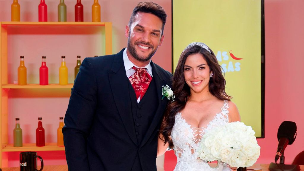 Alberto Santana y Yuralkys Calero se divorcian: el motivo En todas las salsas Temporada 8 Top Vídeos 842