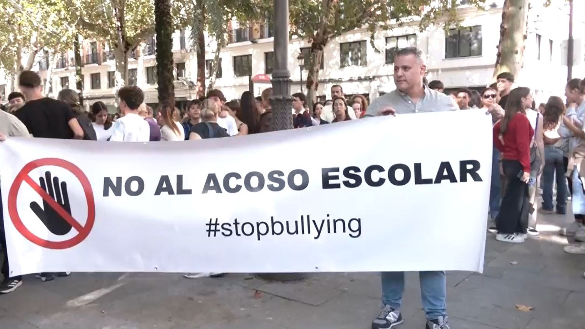 El tío de Sandra Peña, en la protesta en Sevilla
