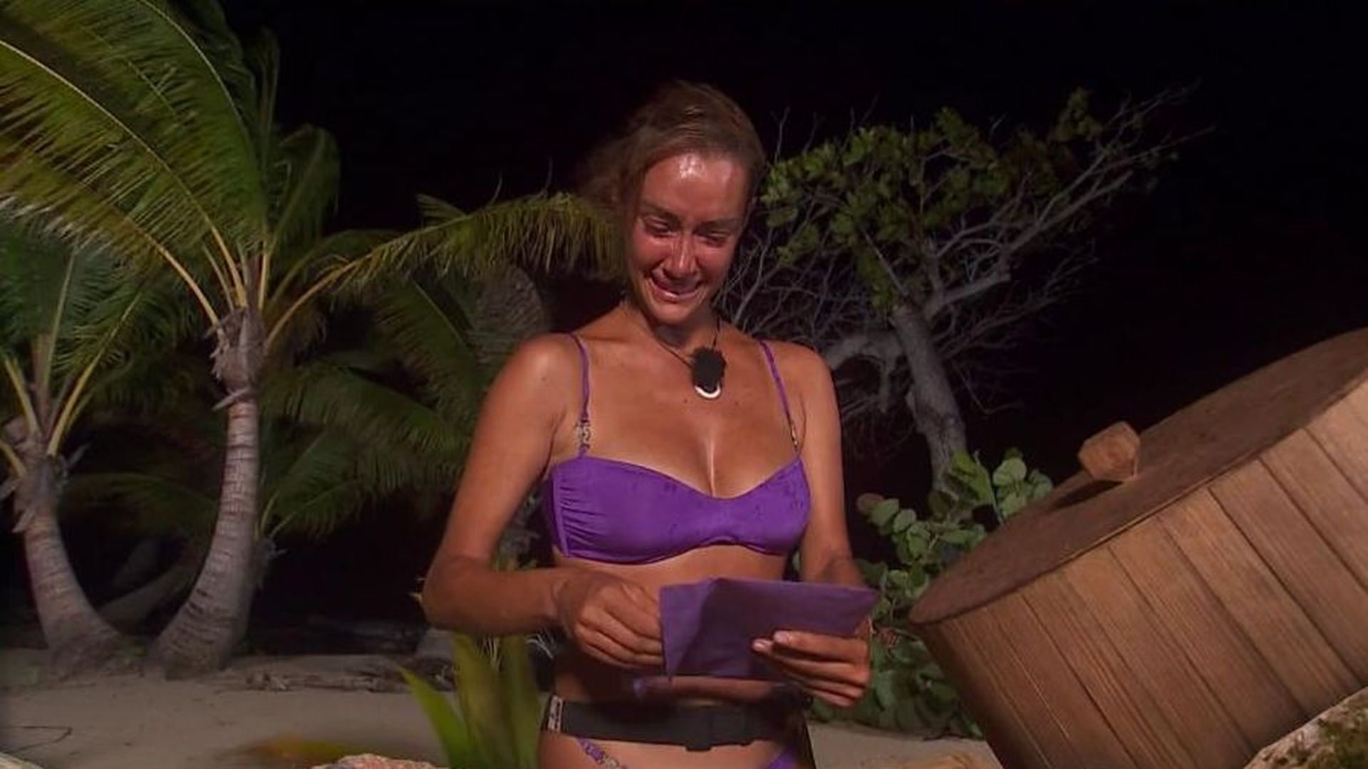 Adara Molinero recibe noticias de su novio tras ser expulsada de  Supervivientes All Stars